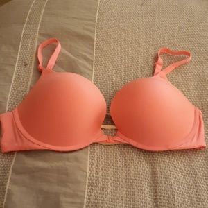 VS pushup bra